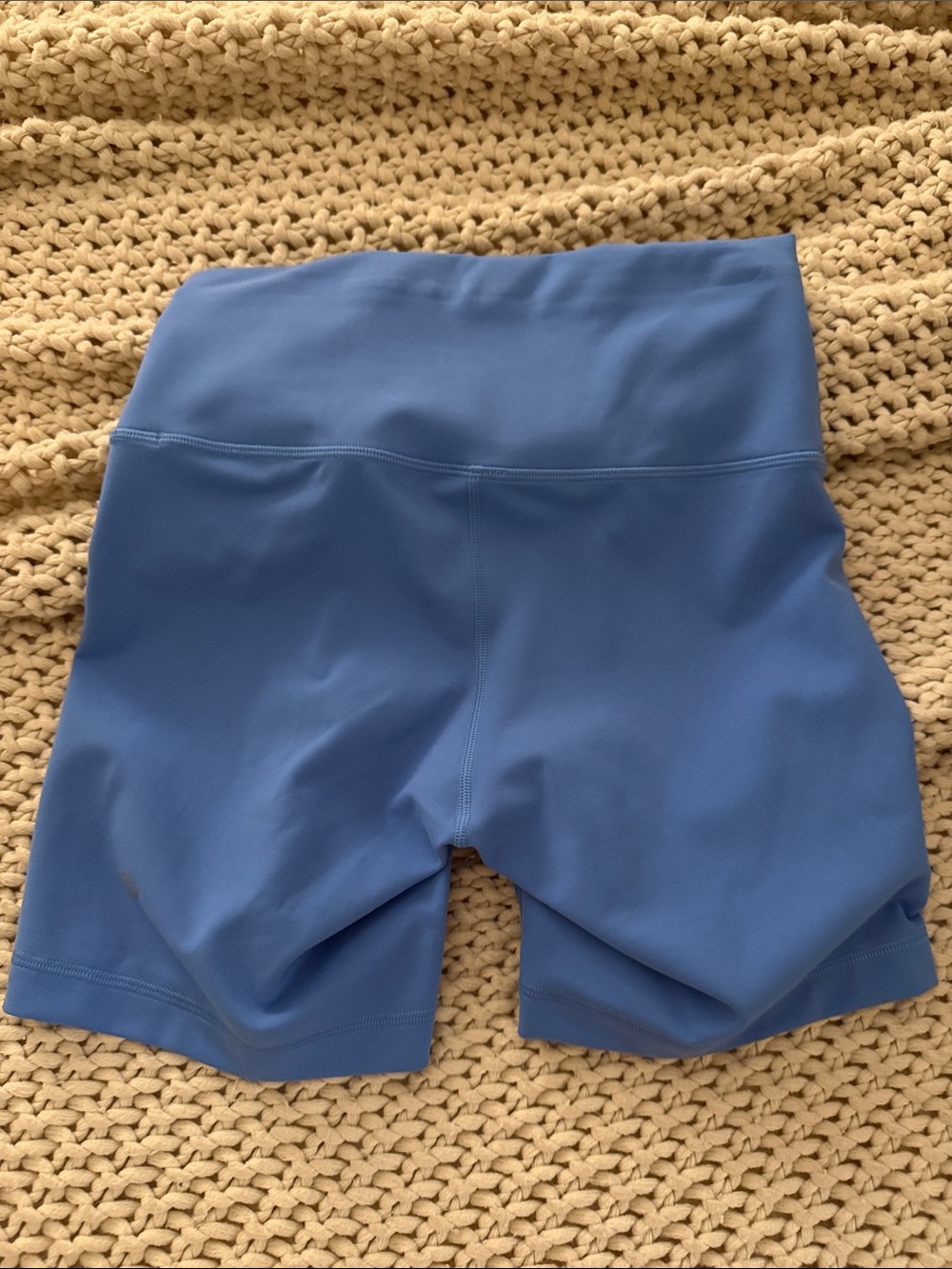Lululemon Wunder train shorts - Picture 2 of 4